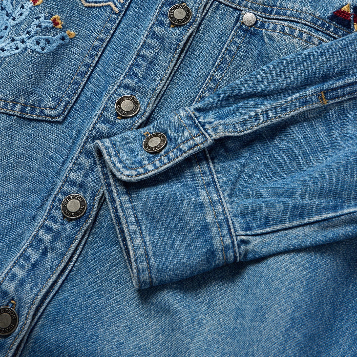 Embroidered Denim Button-Up Cropped Shirt | Stetson Blue