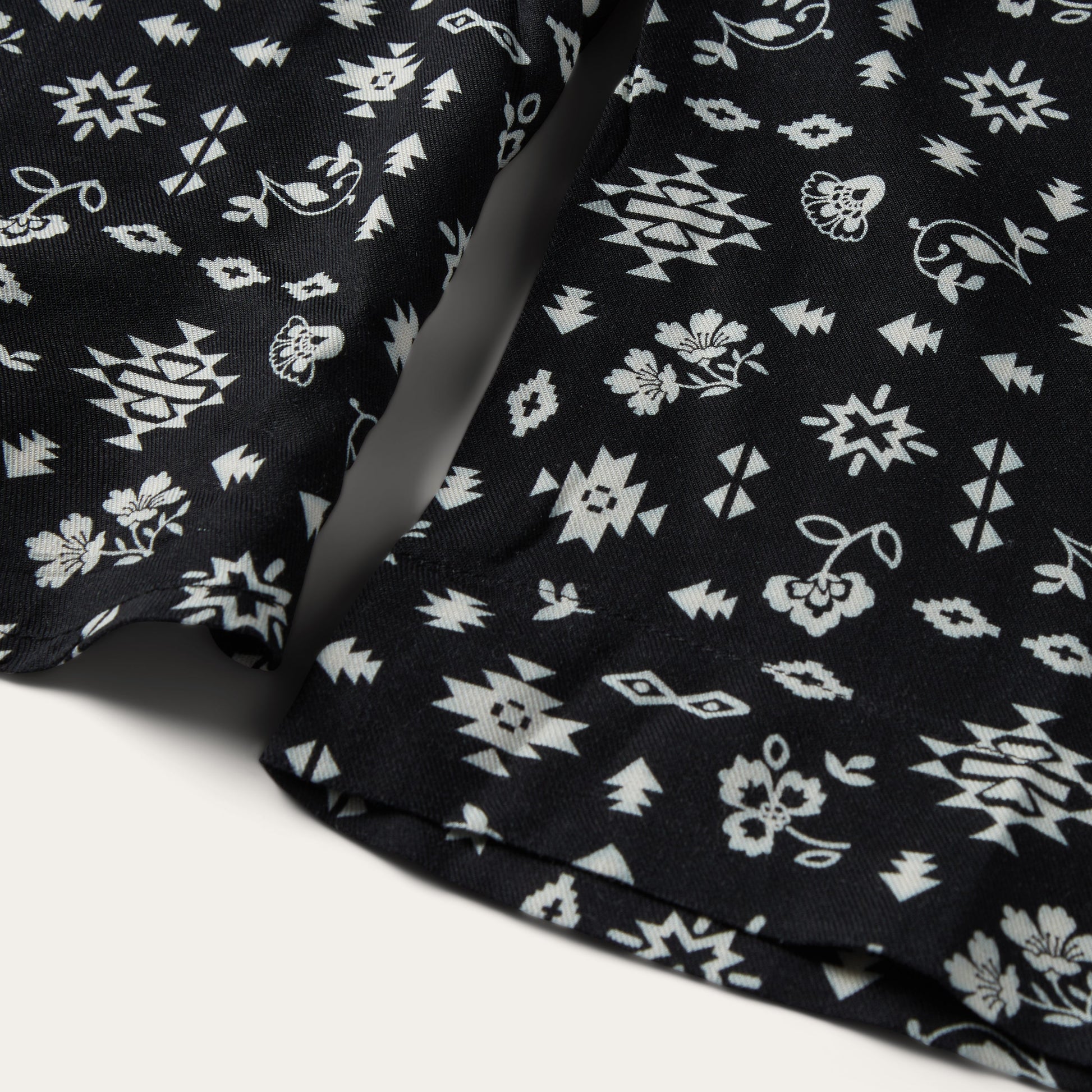Southwestern Ditzy Print Blouse | Stetson Black